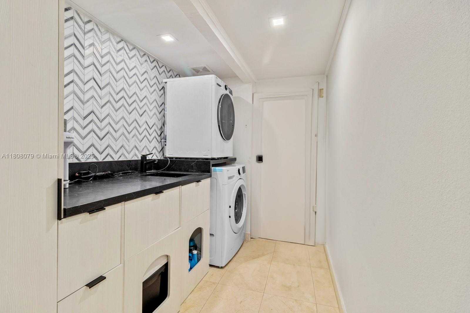 Small Image of 520 BRICKELL KEY DR #A307, Miami Number 28