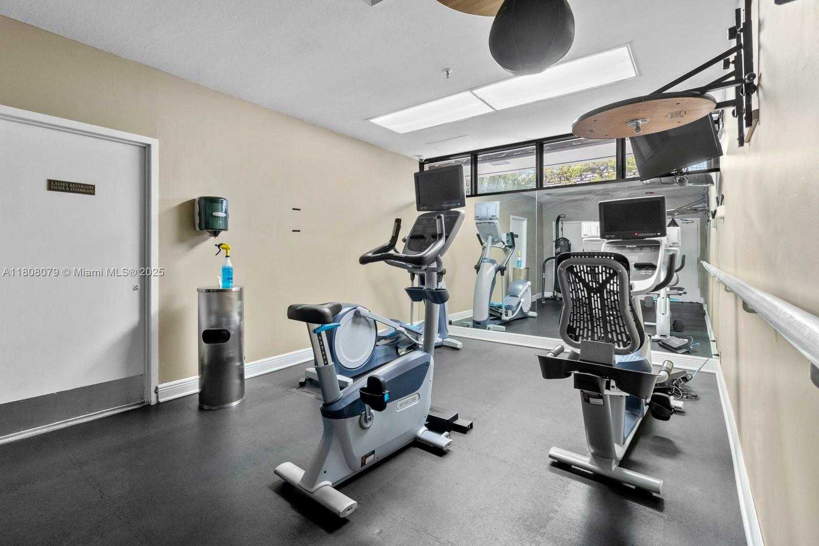 Small Image of 520 BRICKELL KEY DR #A307, Miami Number 31