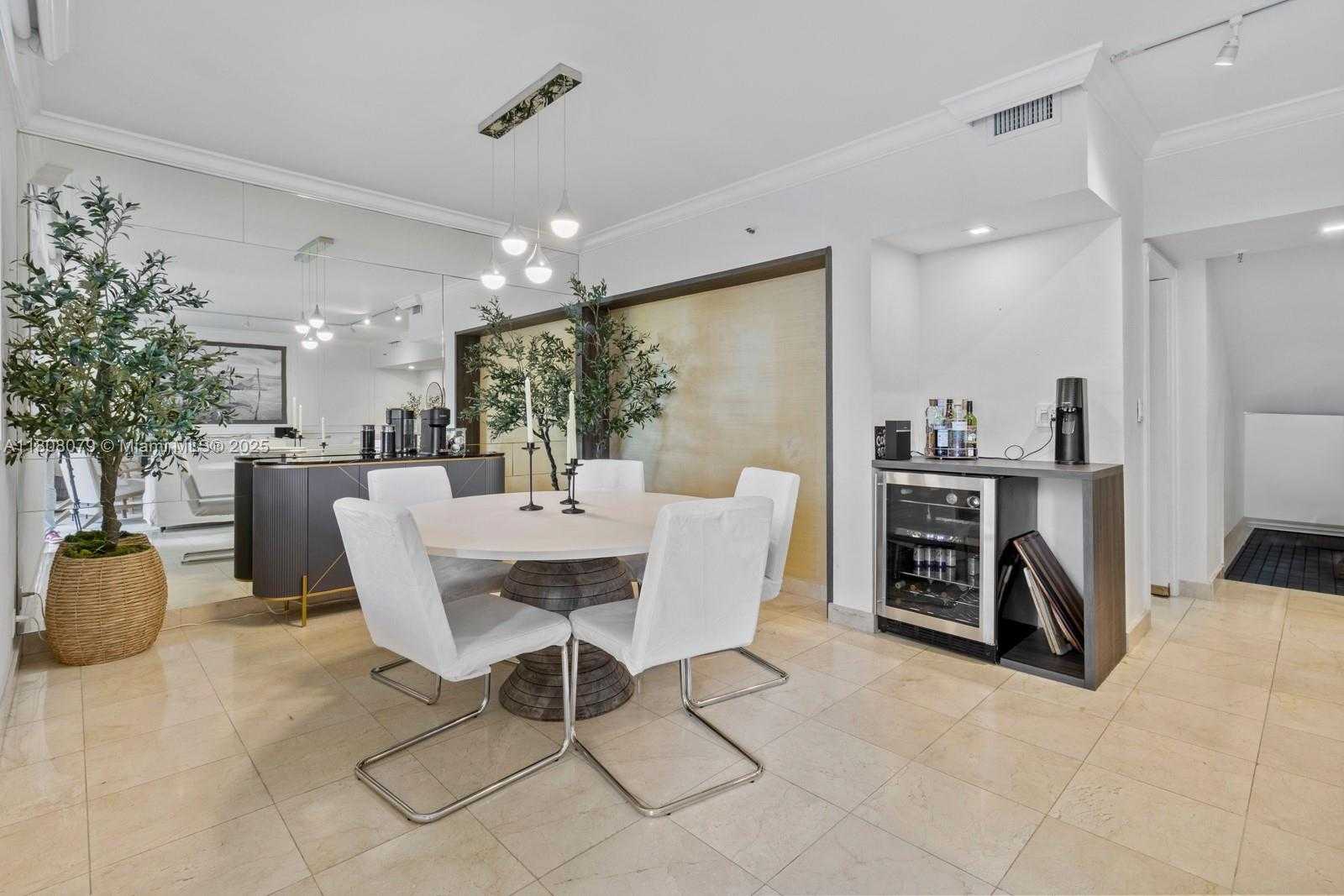 Small Image of 520 BRICKELL KEY DR #A307, Miami Number 6