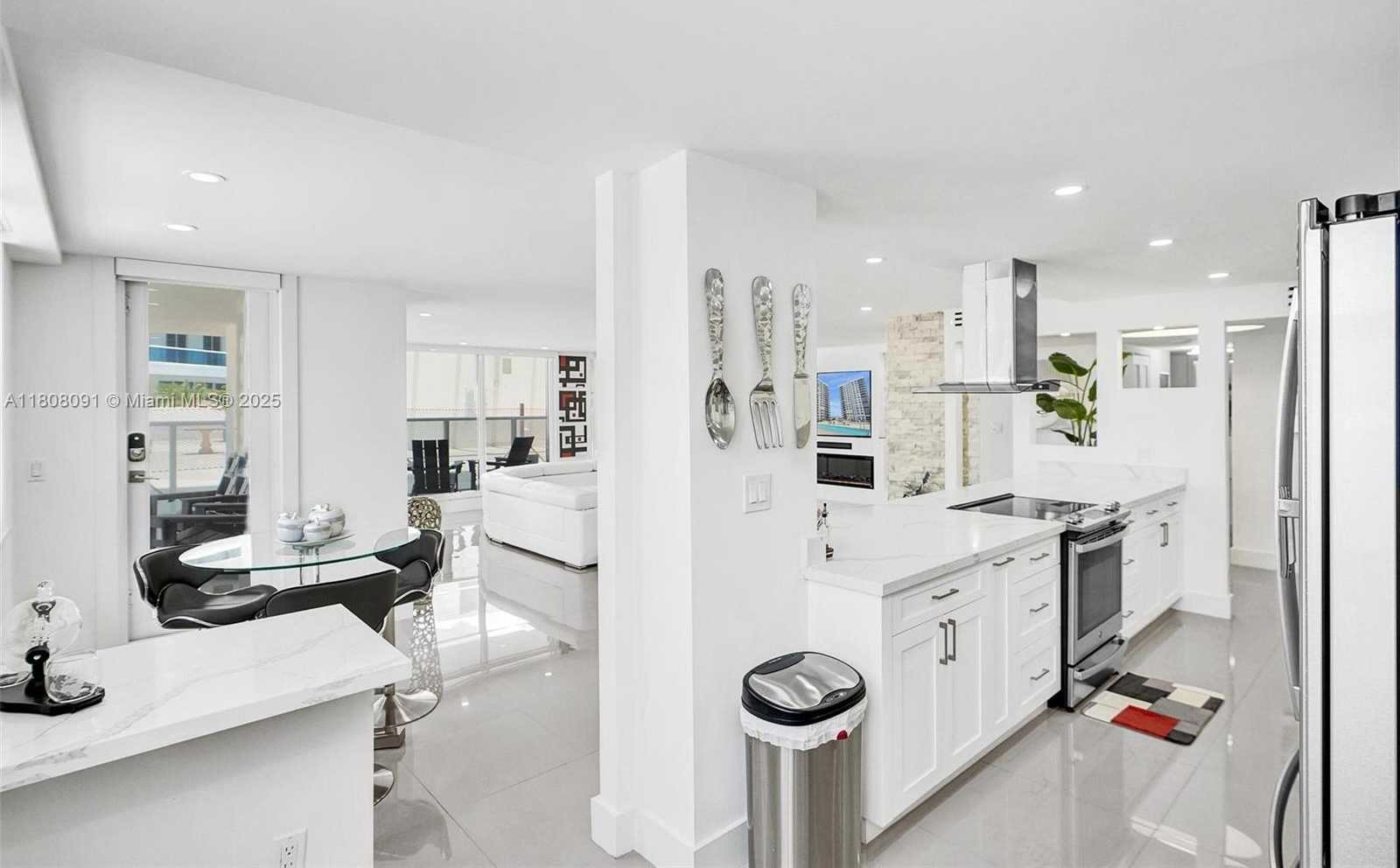 Small Image of 2751 SOUTH OCEAN DR #301S, Hollywood Number 14