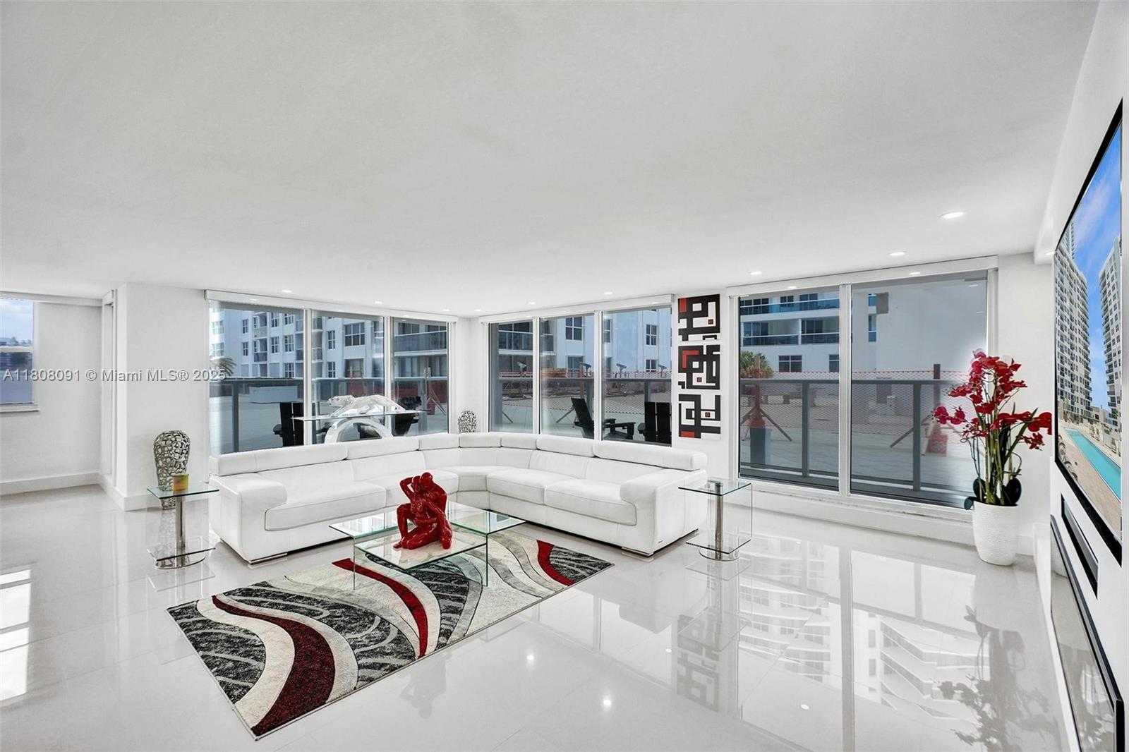 Small Image of 2751 SOUTH OCEAN DR #301S, Hollywood Number 4