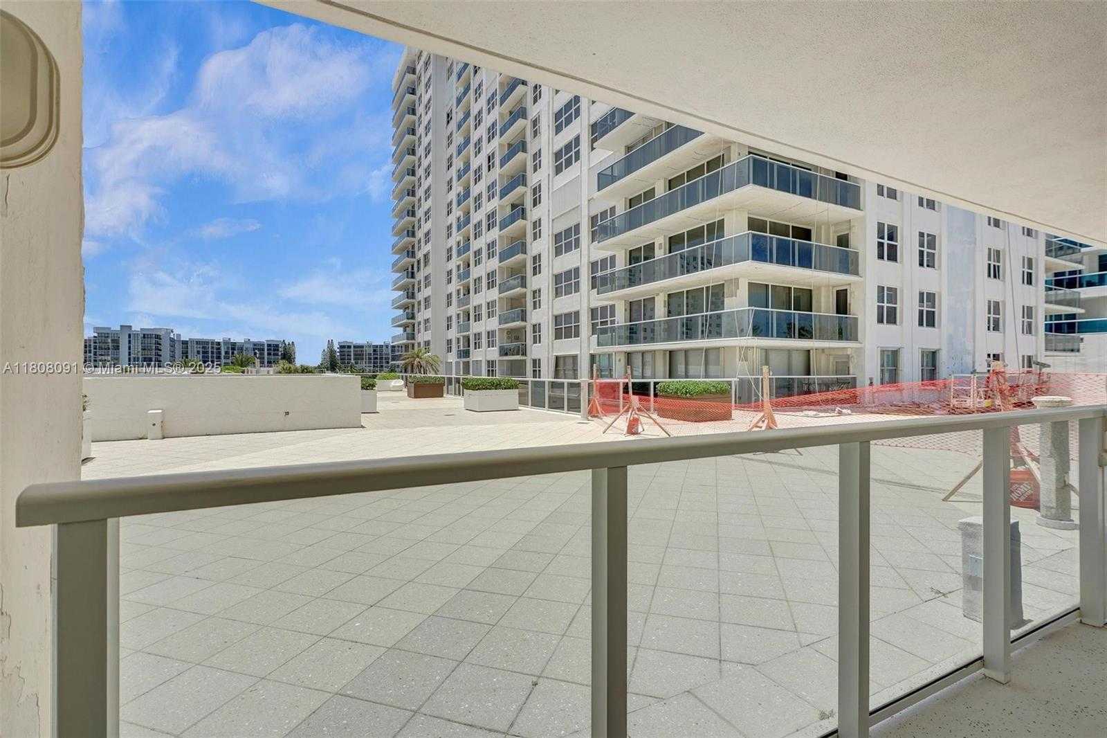 Small Image of 2751 SOUTH OCEAN DR #301S, Hollywood Number 42