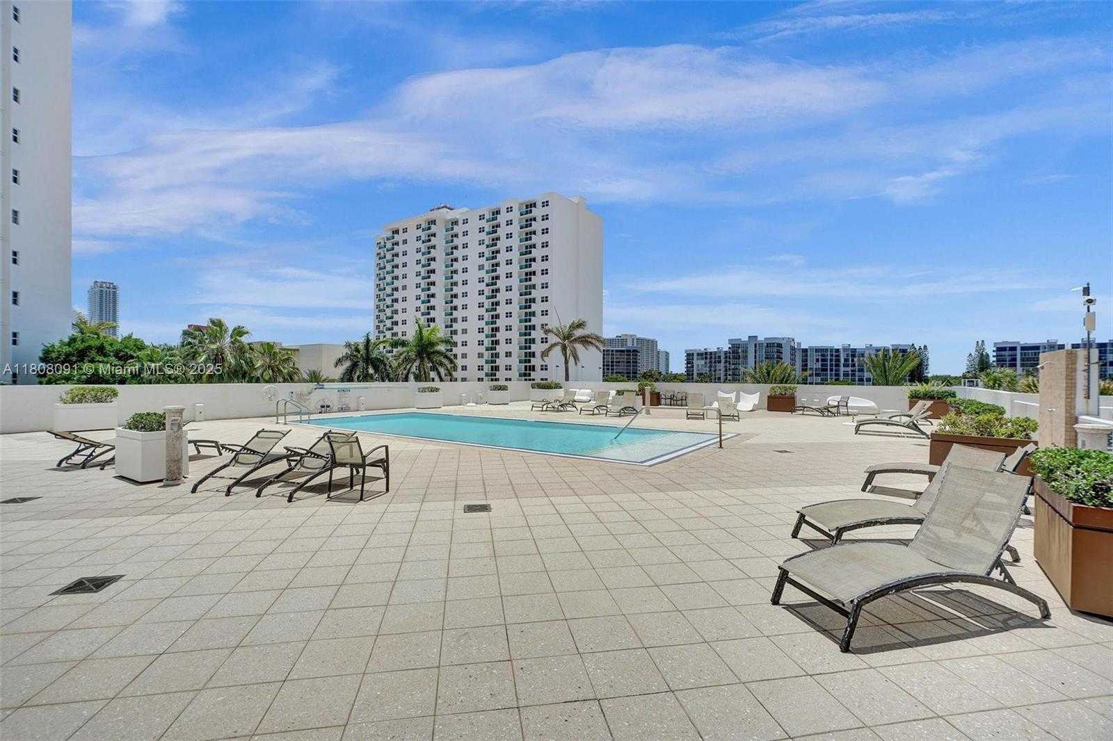 Small Image of 2751 SOUTH OCEAN DR #301S, Hollywood Number 52