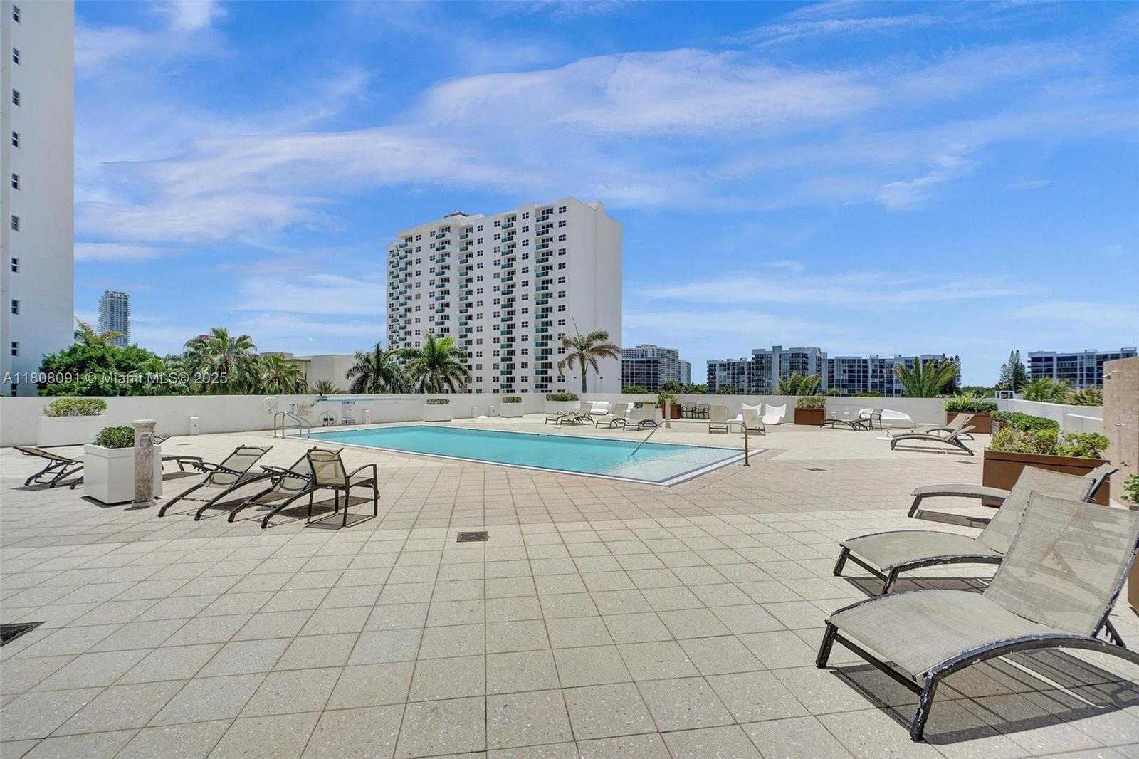 Small Image of 2751 SOUTH OCEAN DR #301S, Hollywood Number 53