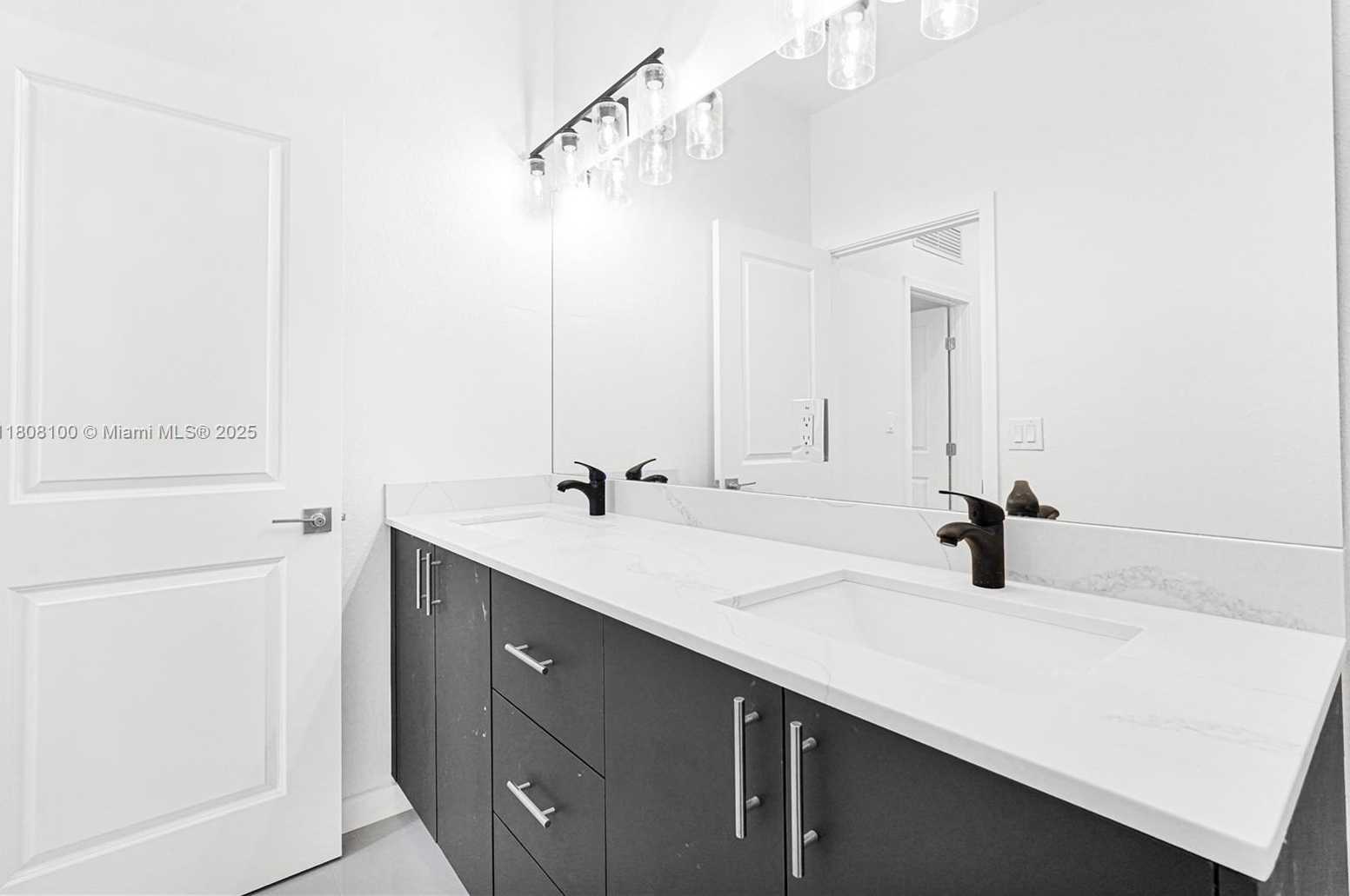 Small Image of 22519 SOUTH WEST 125 AVE #B, Miami Number 19