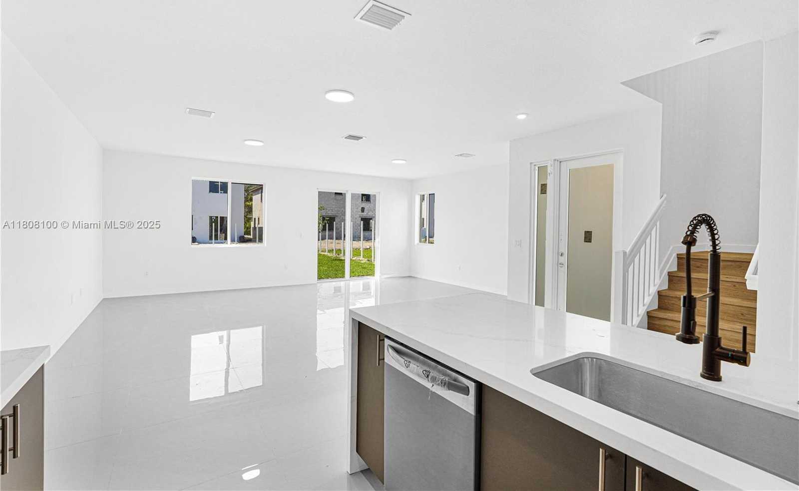 Small Image of 22519 SOUTH WEST 125 AVE #B, Miami Number 45