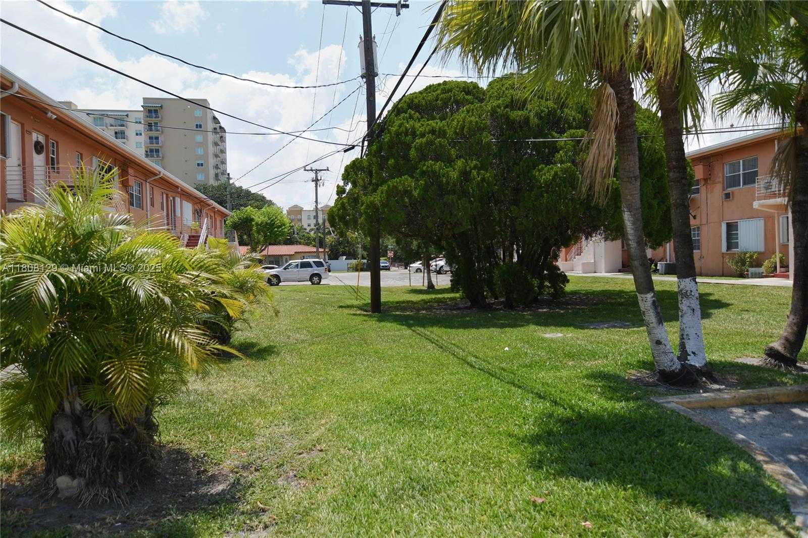 Small Image of 3621 SOUTH WEST 10TH ST #4B, Miami Number 21