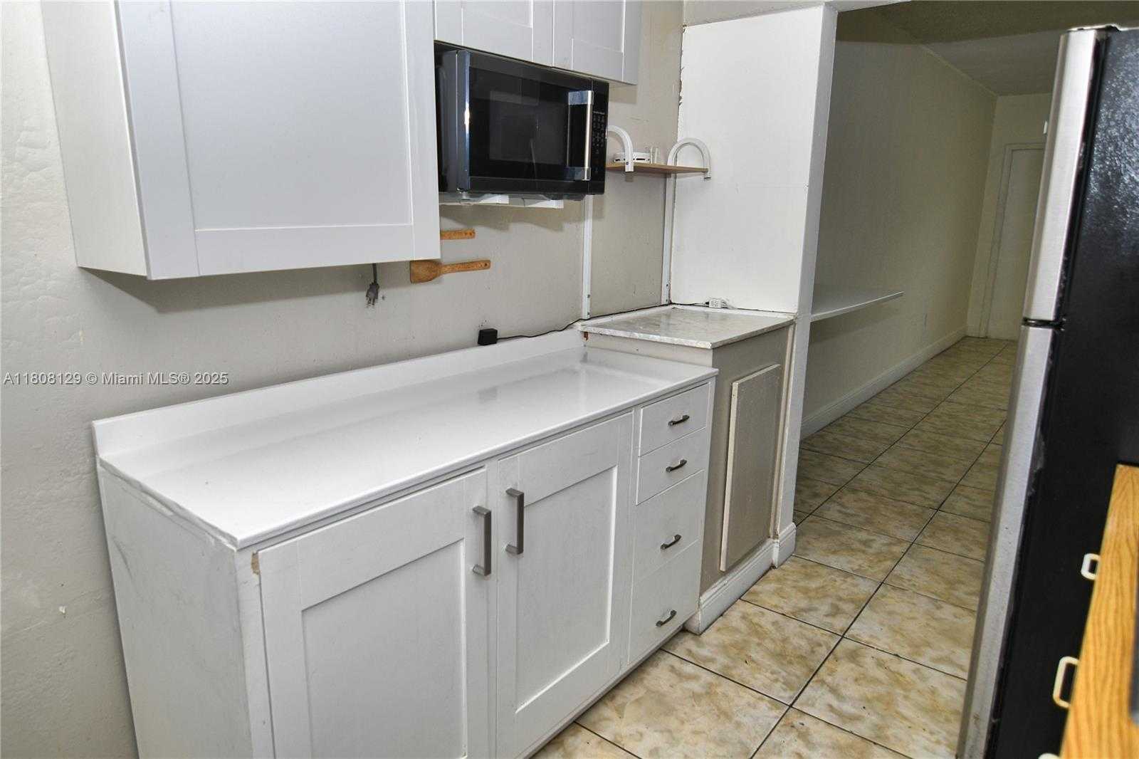 Small Image of 3621 SOUTH WEST 10TH ST #4B, Miami Number 5