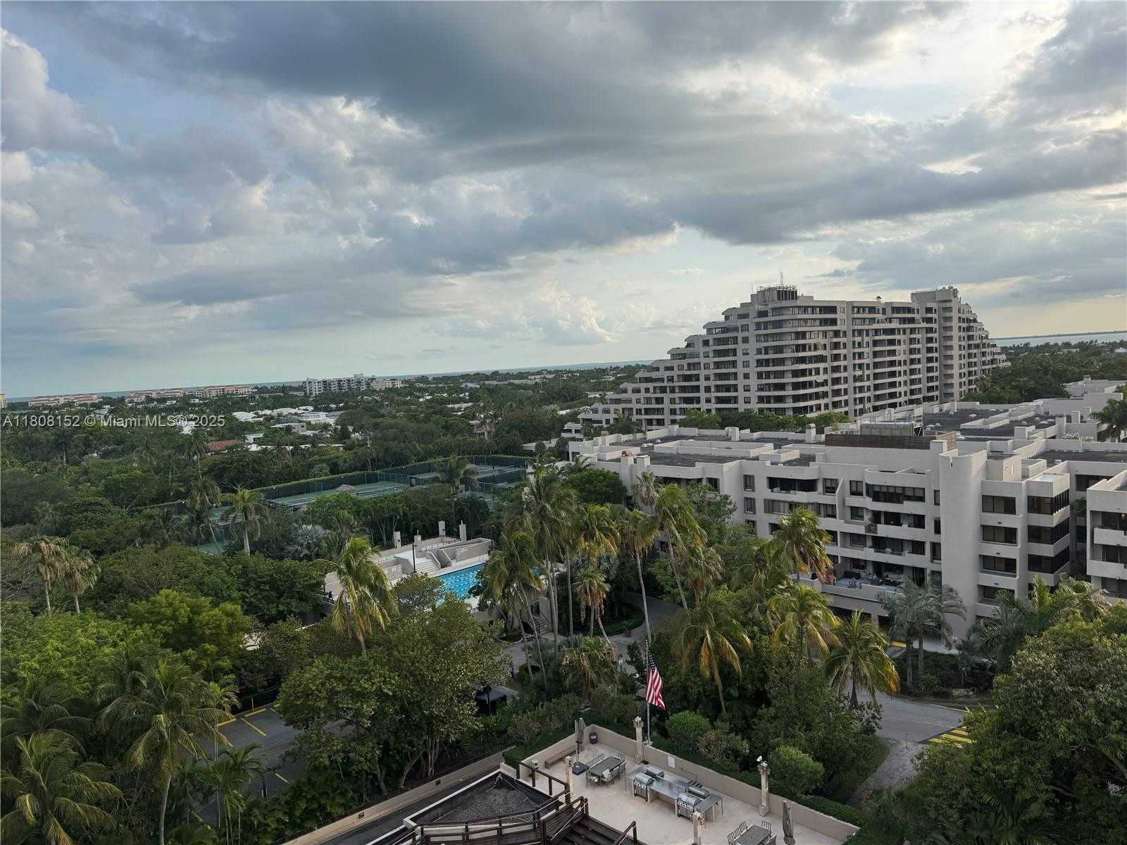 Small Image of 251 CRANDON BLVD #904, Key Biscayne Number 4