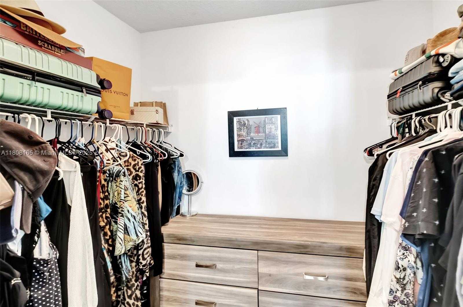 Small Image of 41 SOUTH EAST 5TH ST #1012, Miami Number 17