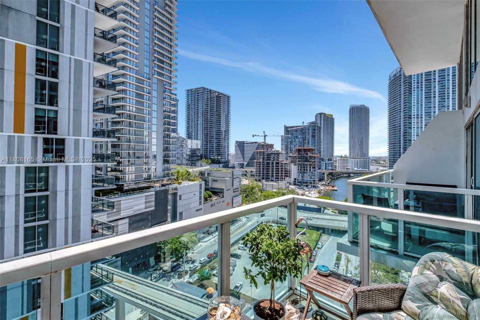 Small Image of 41 SOUTH EAST 5TH ST #1012, Miami Number 22