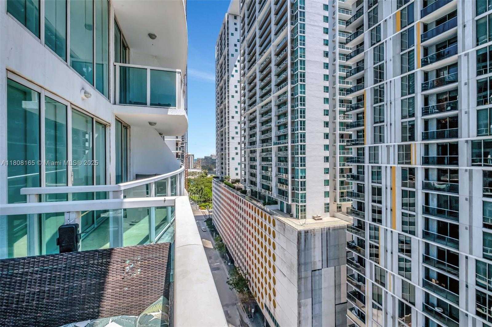 Small Image of 41 SOUTH EAST 5TH ST #1012, Miami Number 24