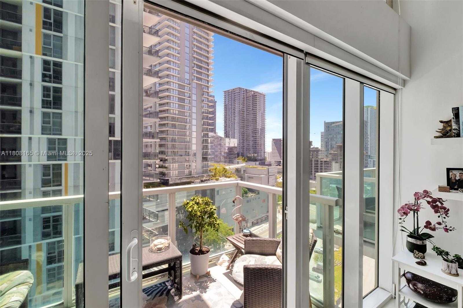 Small Image of 41 SOUTH EAST 5TH ST #1012, Miami Number 26