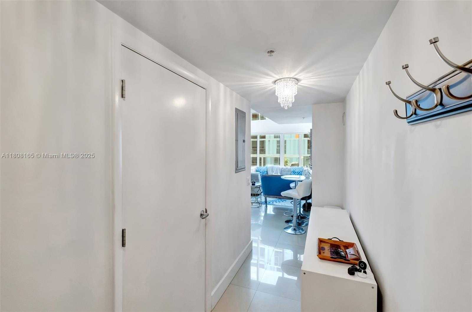 Small Image of 41 SOUTH EAST 5TH ST #1012, Miami Number 4