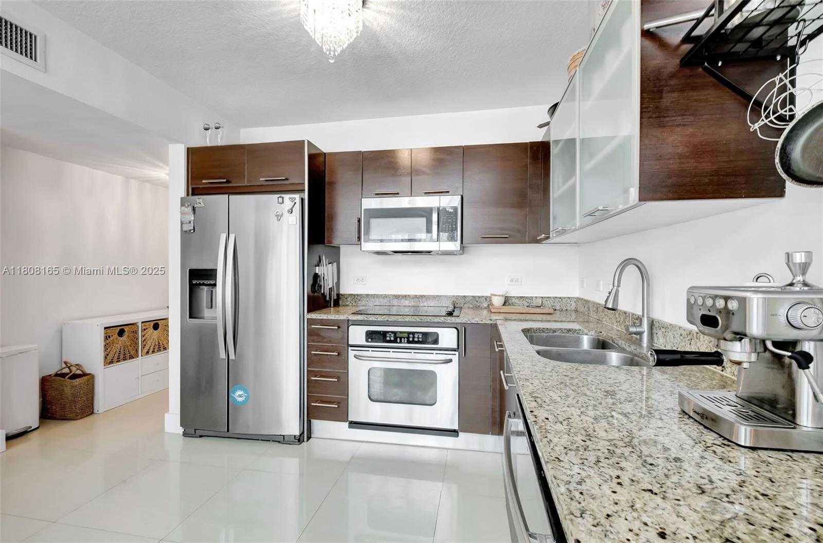 Small Image of 41 SOUTH EAST 5TH ST #1012, Miami Number 9