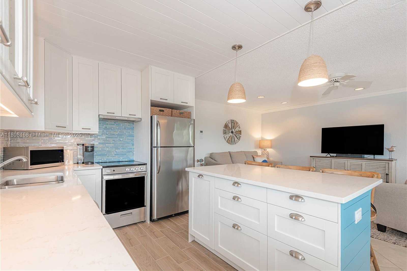 Small Image of 1050 SOUTH WEST 11TH ST #20L, Hallandale Beach Number 2