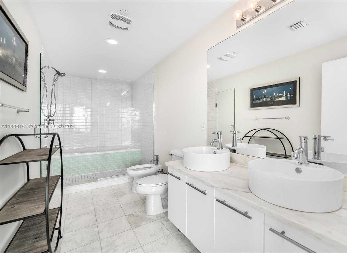 Small Image of 888 BISCAYNE BLVD #3702, Miami Number 12