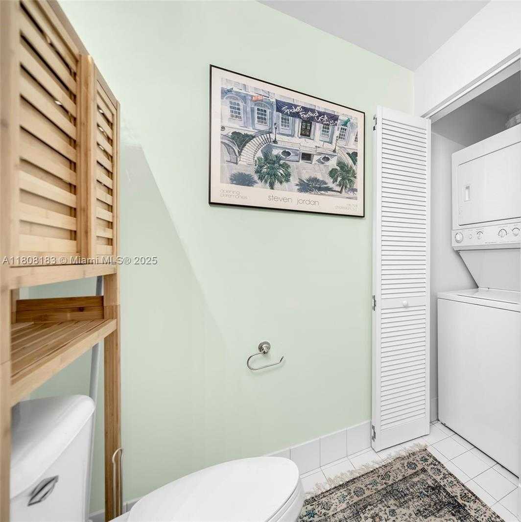 Small Image of 888 BISCAYNE BLVD #3702, Miami Number 16