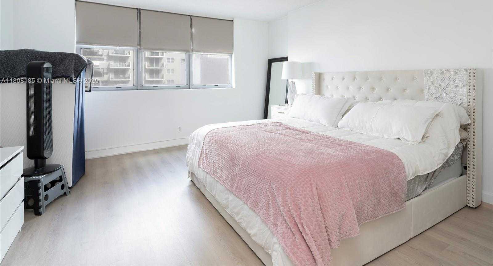 Small Image of 9225 COLLINS AVE #309, Surfside Number 16