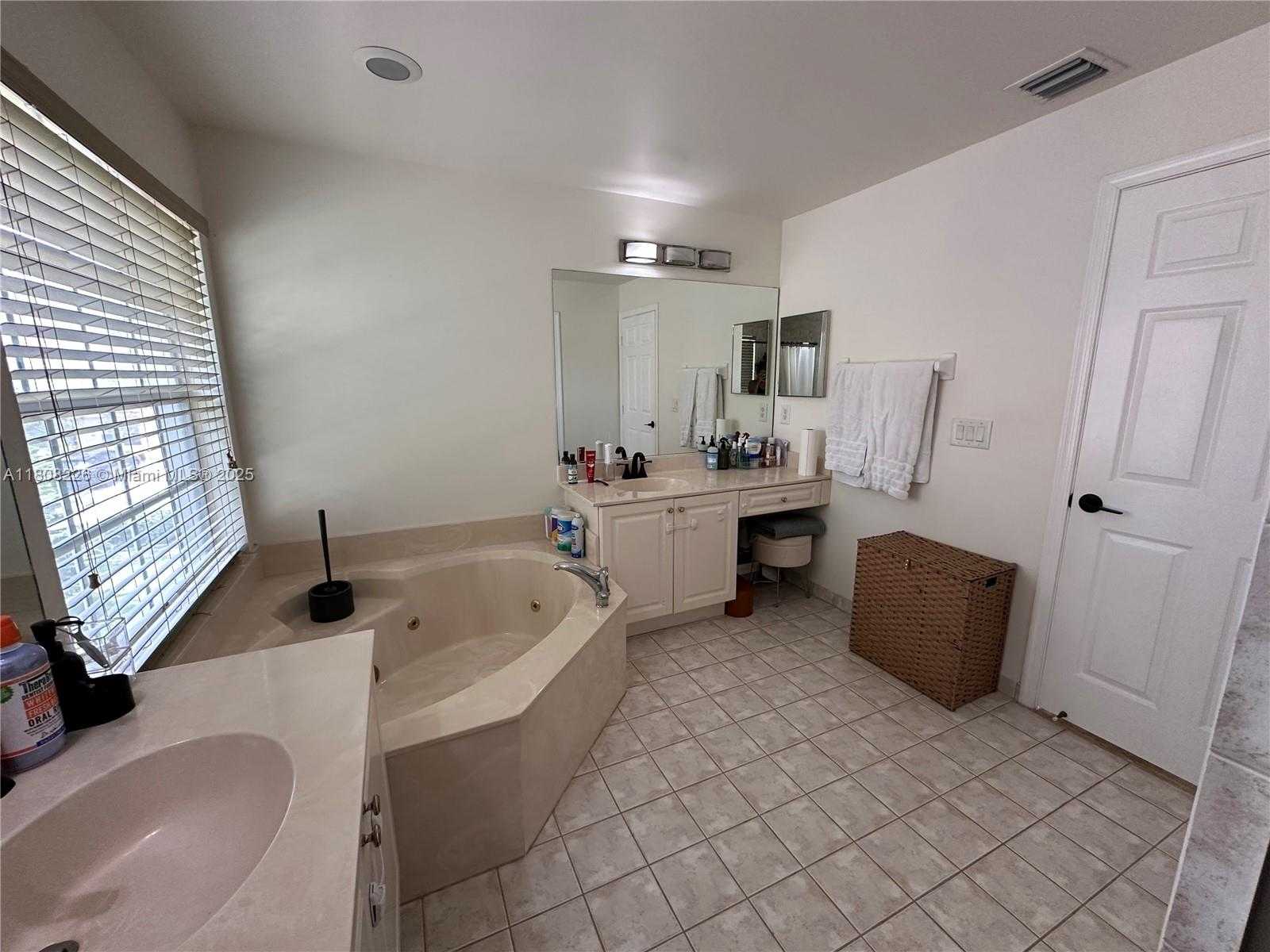 Small Image of 12464 SOUTH WEST 42ND ST, Miramar Number 31
