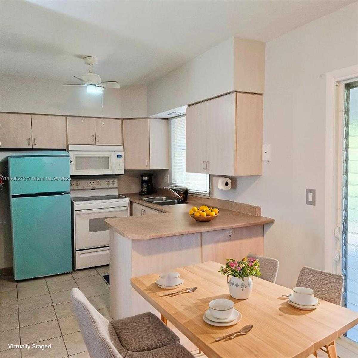 Small Image of 2222 TAYLOR ST #8, Hollywood Number 2