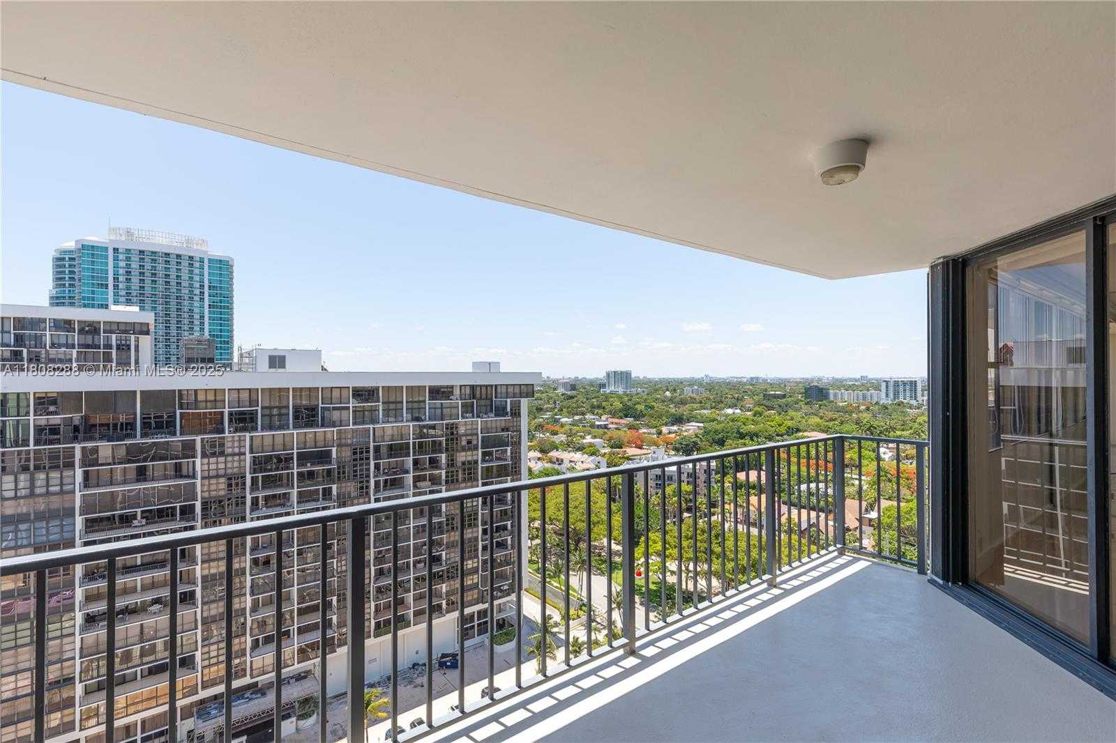 Small Image of 1901 BRICKELL AVE #B1903, Miami Number 12