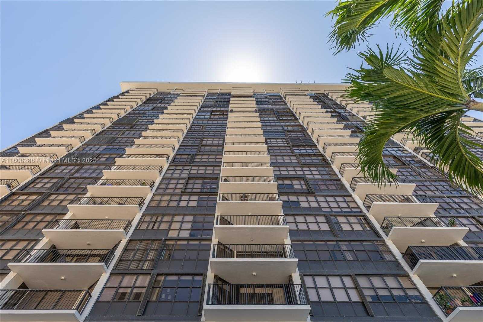 Small Image of 1901 BRICKELL AVE #B1903, Miami Number 19