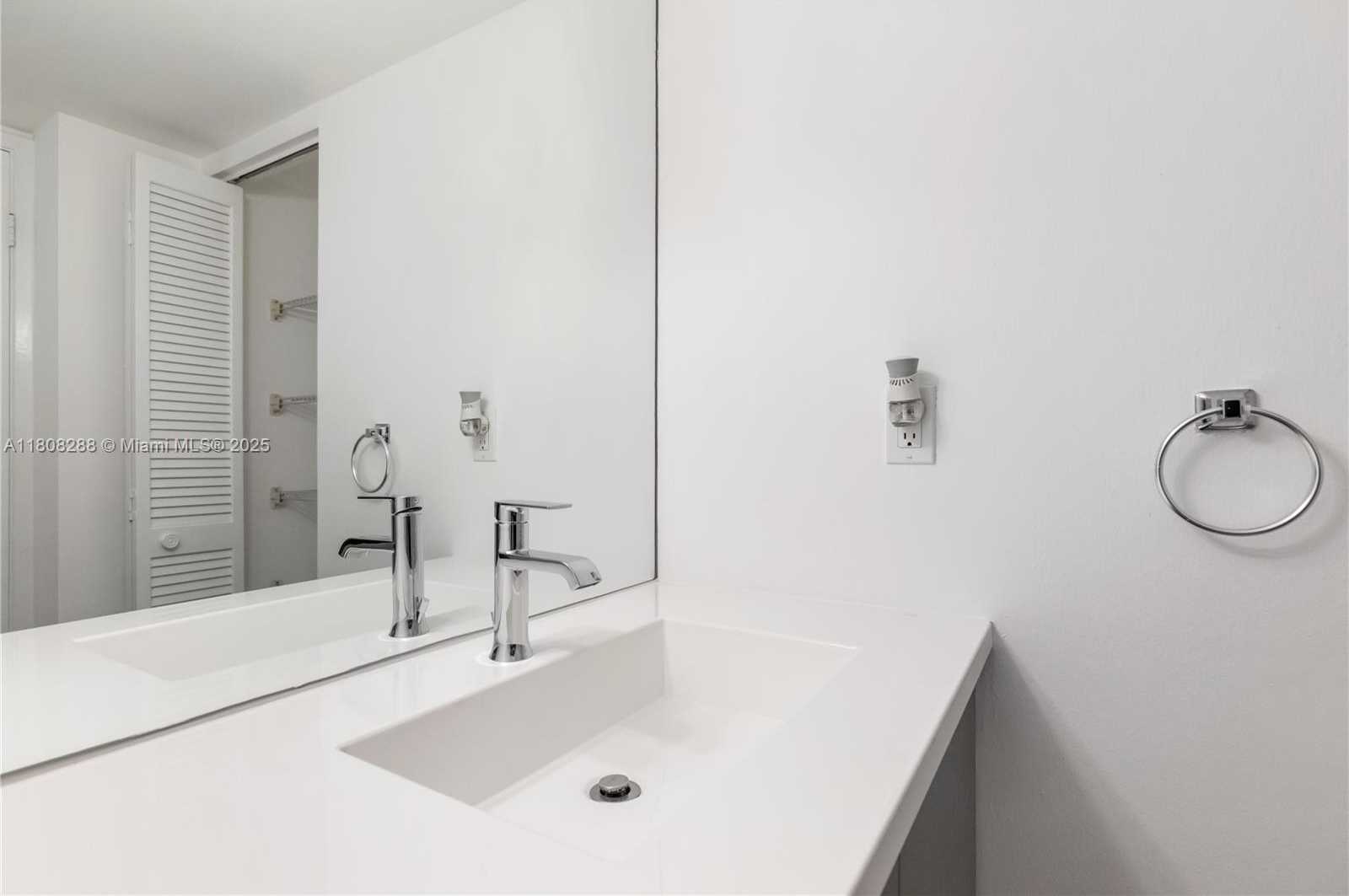 Small Image of 1901 BRICKELL AVE #B1903, Miami Number 20