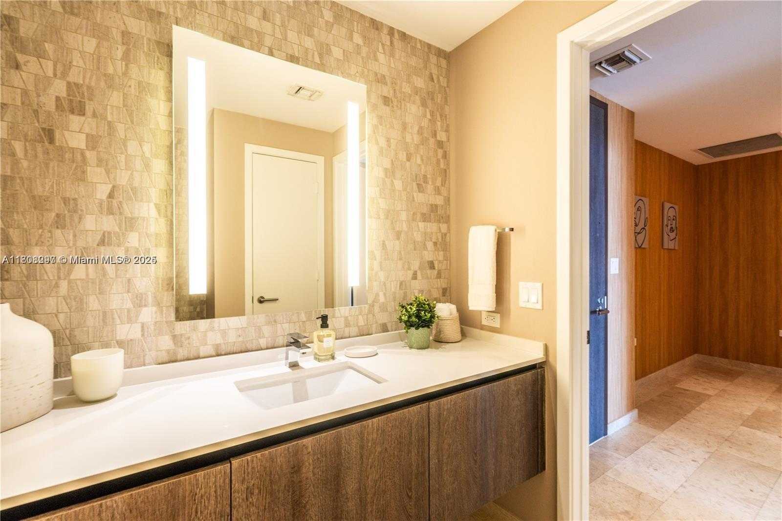 Small Image of 68 SOUTH EAST 6TH ST #1403, Miami Number 10