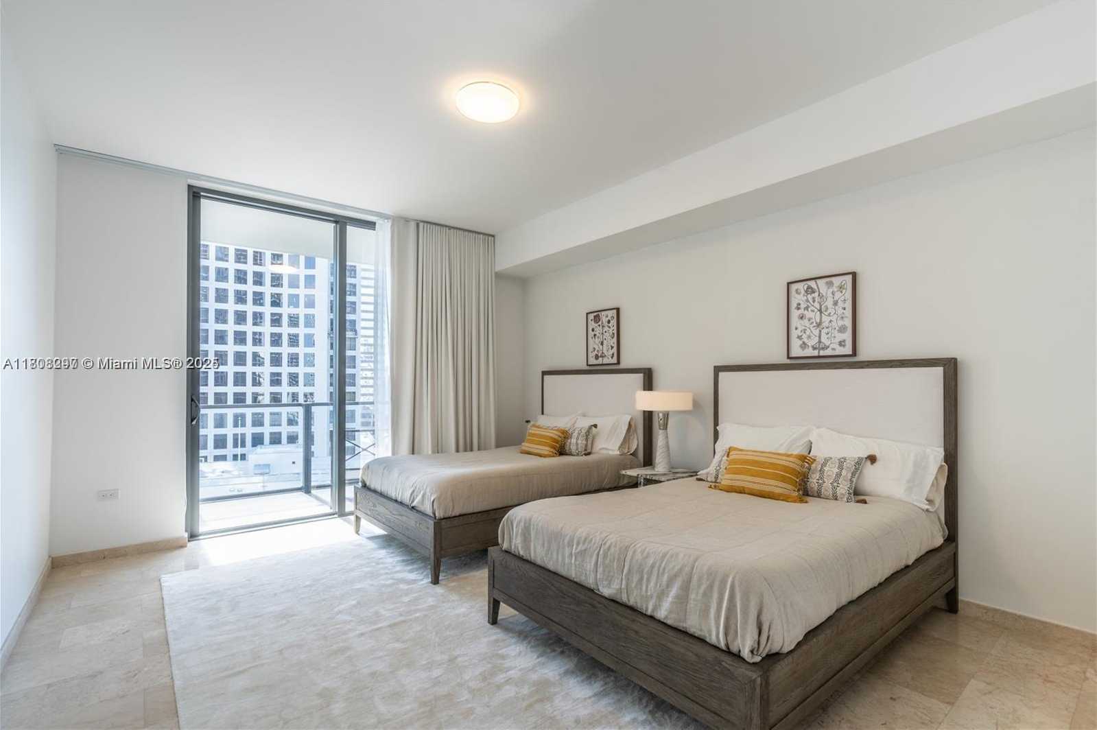Small Image of 68 SOUTH EAST 6TH ST #1403, Miami Number 23