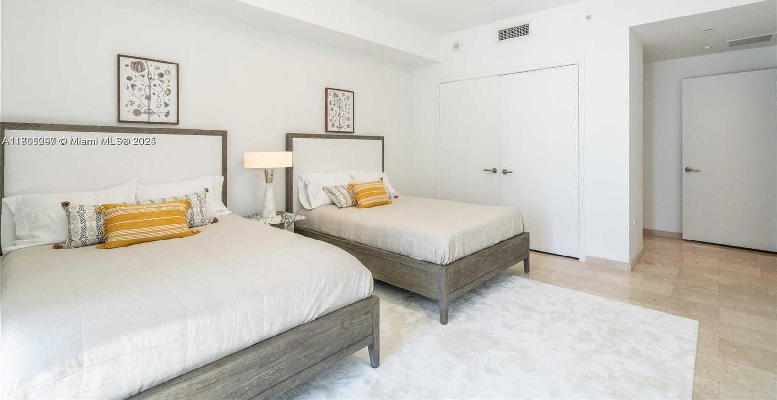 Small Image of 68 SOUTH EAST 6TH ST #1403, Miami Number 24