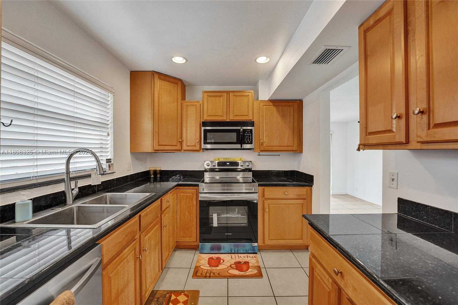 Small Image of 1551 NORTH WEST 92ND AVE #185, Pembroke Pines Number 2