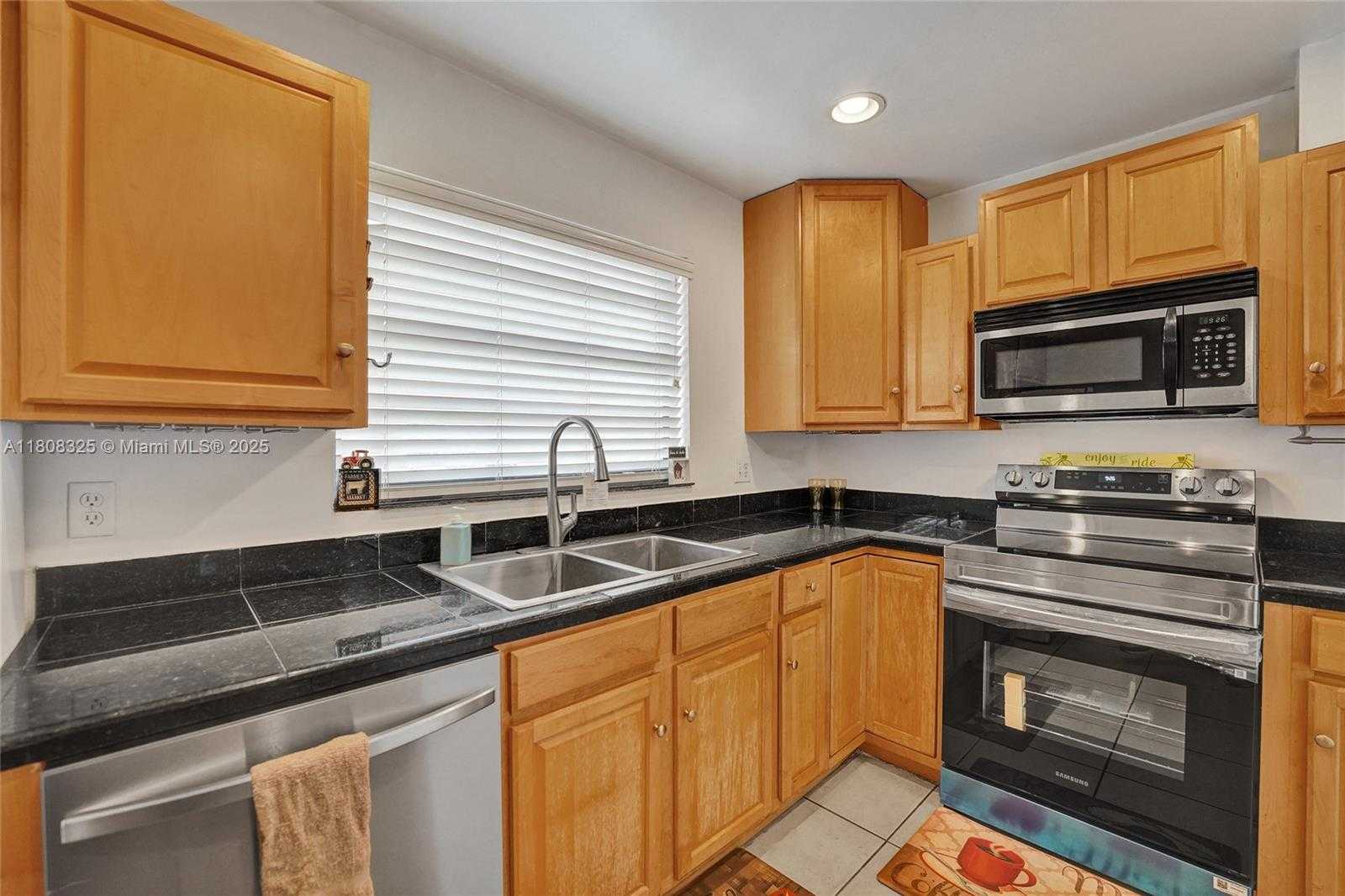 Small Image of 1551 NORTH WEST 92ND AVE #185, Pembroke Pines Number 24