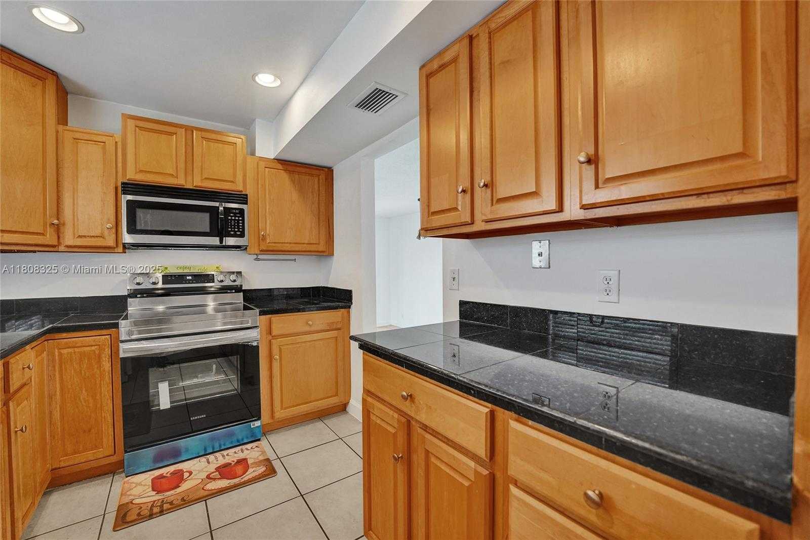 Small Image of 1551 NORTH WEST 92ND AVE #185, Pembroke Pines Number 25