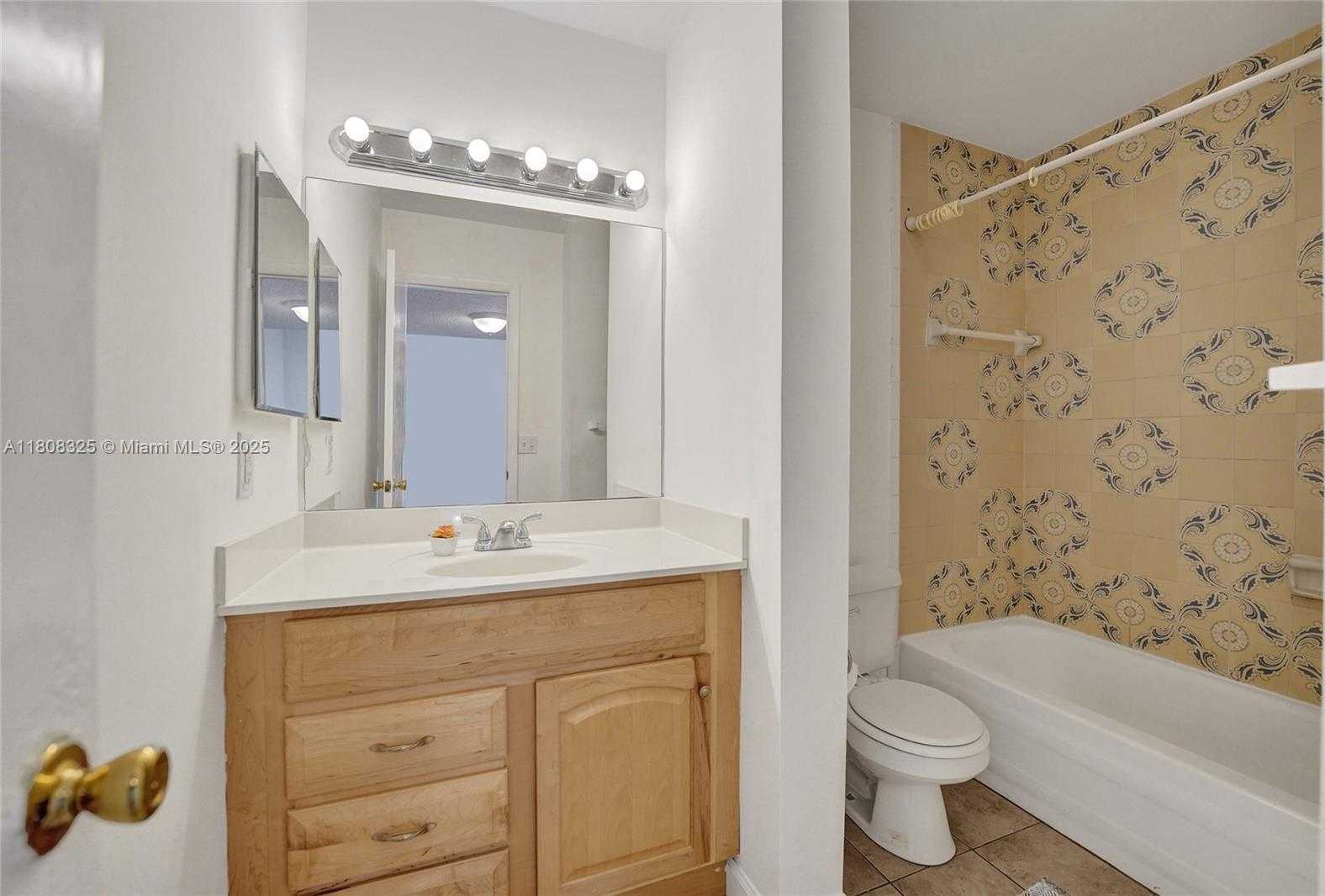 Small Image of 1551 NORTH WEST 92ND AVE #185, Pembroke Pines Number 48