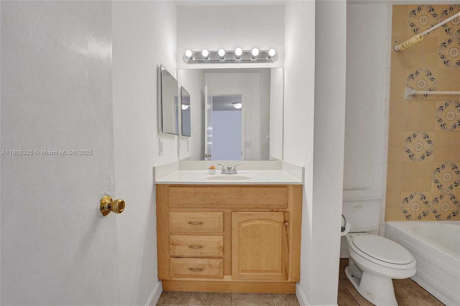 Small Image of 1551 NORTH WEST 92ND AVE #185, Pembroke Pines Number 49