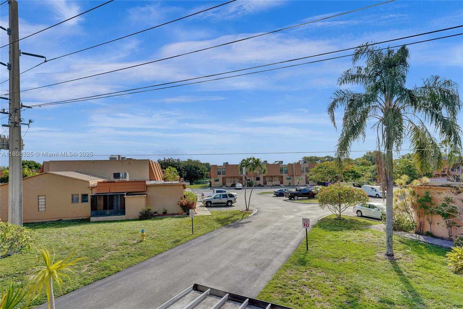 Small Image of 1551 NORTH WEST 92ND AVE #185, Pembroke Pines Number 66