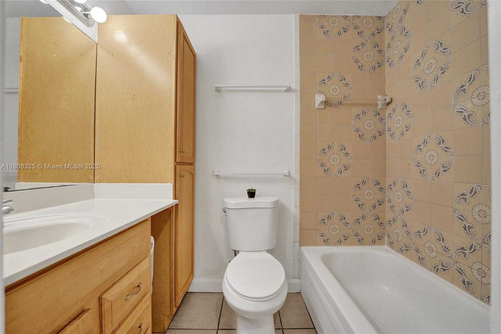 Small Image of 1551 NORTH WEST 92ND AVE #185, Pembroke Pines Number 7