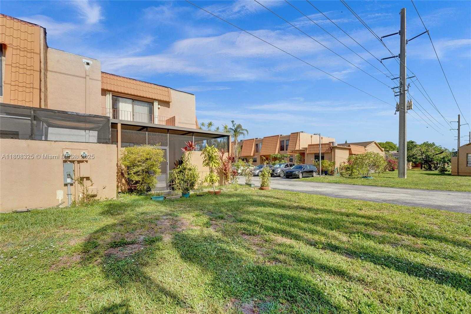 Small Image of 1551 NORTH WEST 92ND AVE #185, Pembroke Pines Number 85