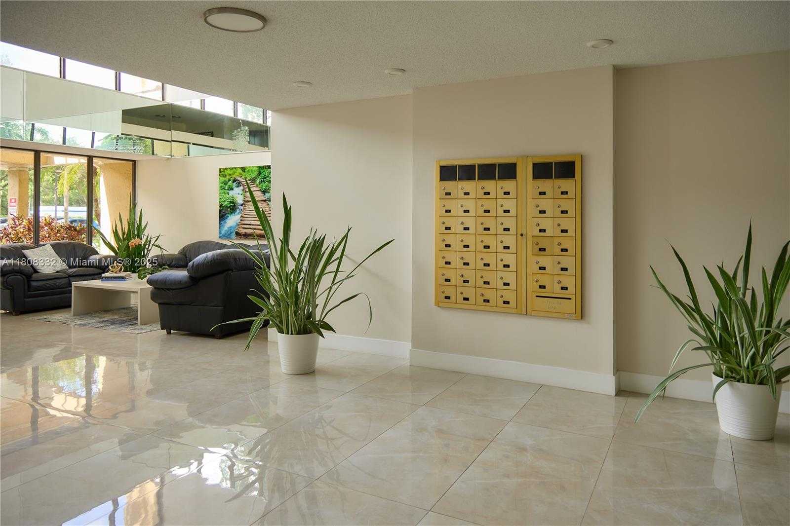 Small Image of 16175 GOLF CLUB RD #308, Weston Number 10