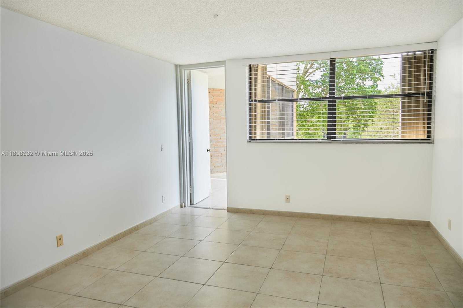 Small Image of 16175 GOLF CLUB RD #308, Weston Number 25