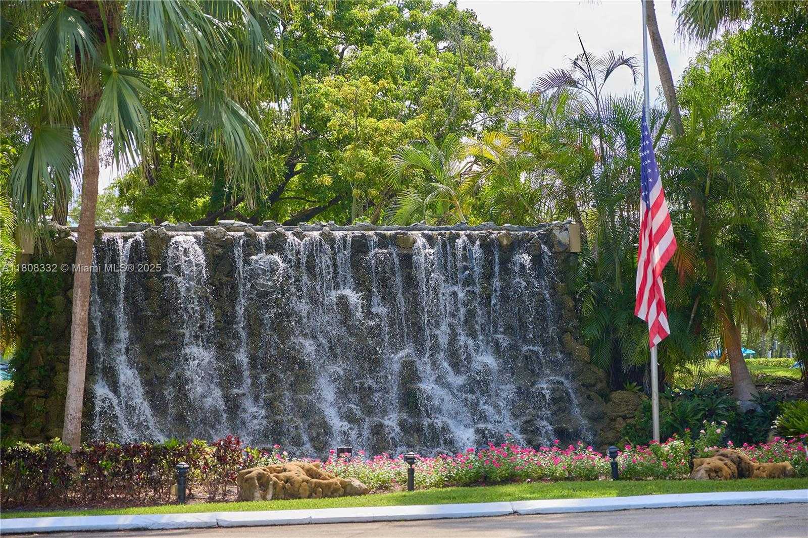 Small Image of 16175 GOLF CLUB RD #308, Weston Number 3
