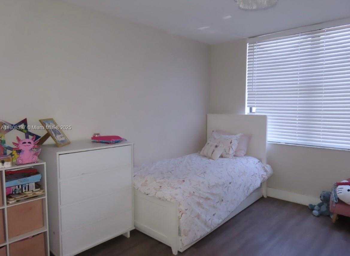 Small Image of 3900 NORTH HILLS DR #303, Hollywood Number 10
