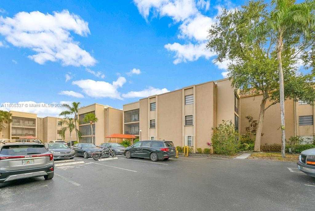 Small Image of 3900 NORTH HILLS DR #303, Hollywood Number 16