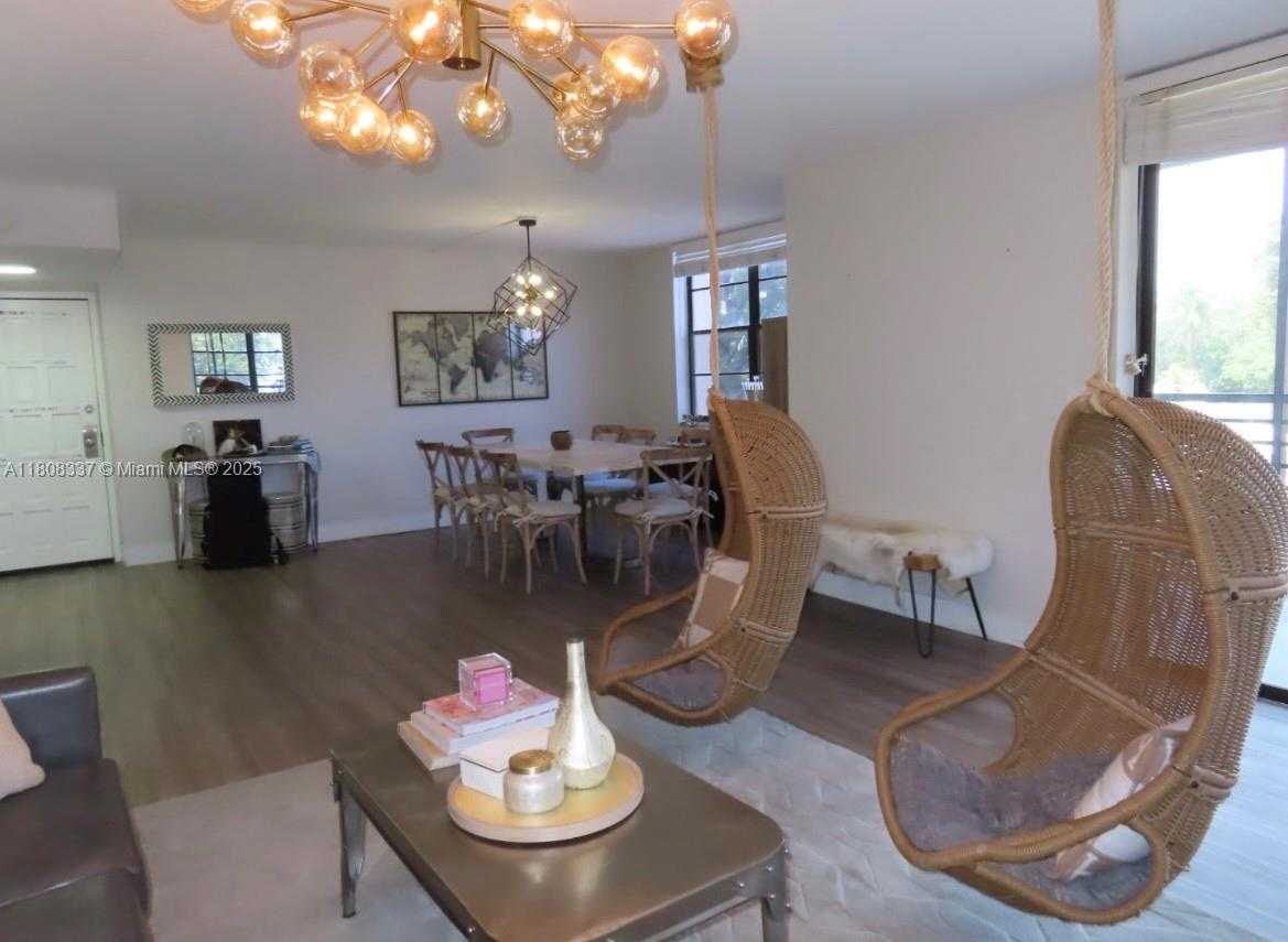 Small Image of 3900 NORTH HILLS DR #303, Hollywood Number 2