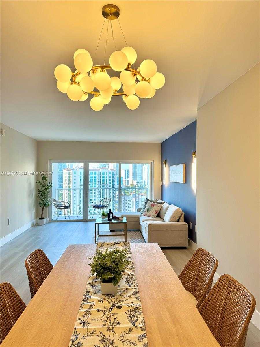 Small Image of 300 BAYVIEW DR #1801, Sunny Isles Beach Number 2