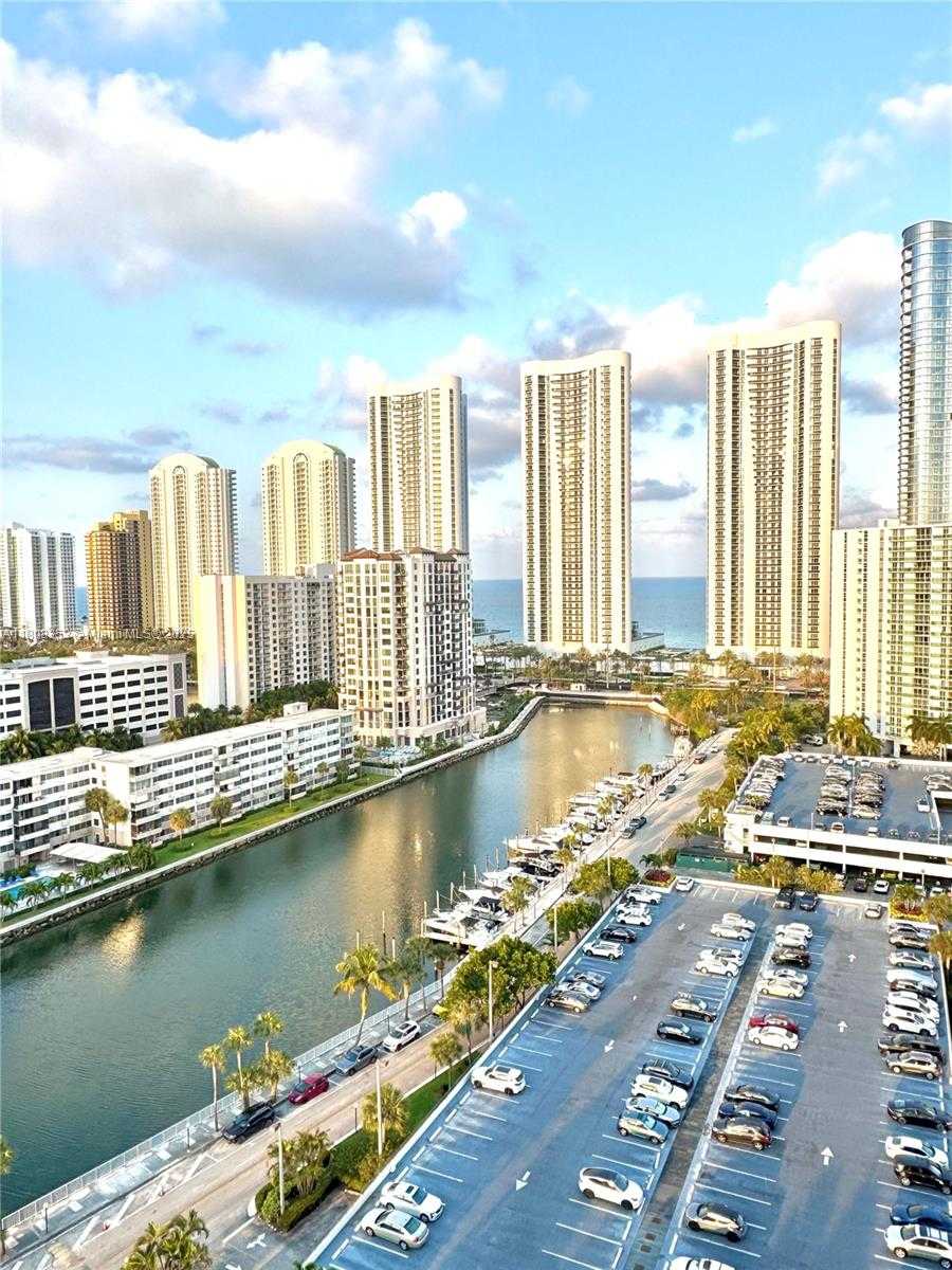 Small Image of 300 BAYVIEW DR #1801, Sunny Isles Beach Number 27