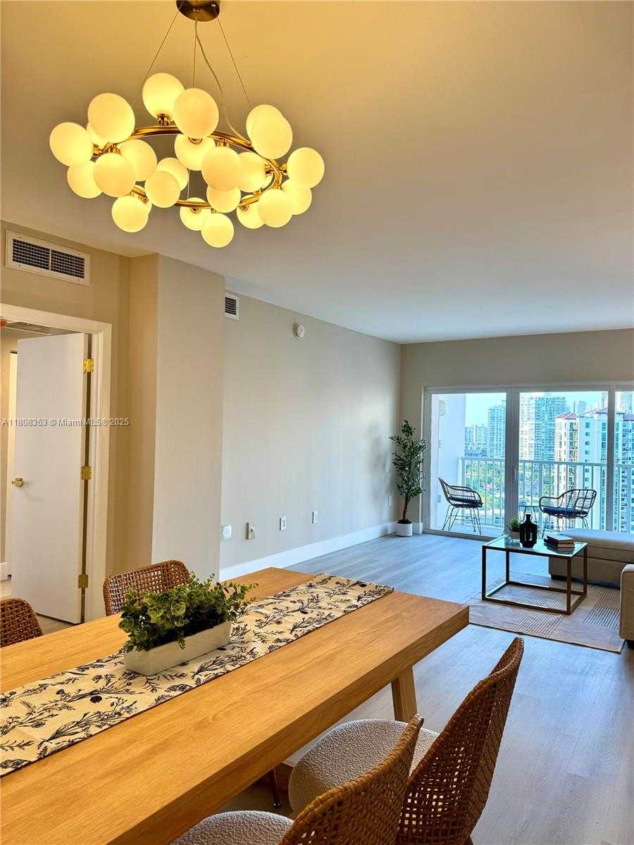 Small Image of 300 BAYVIEW DR #1801, Sunny Isles Beach Number 3