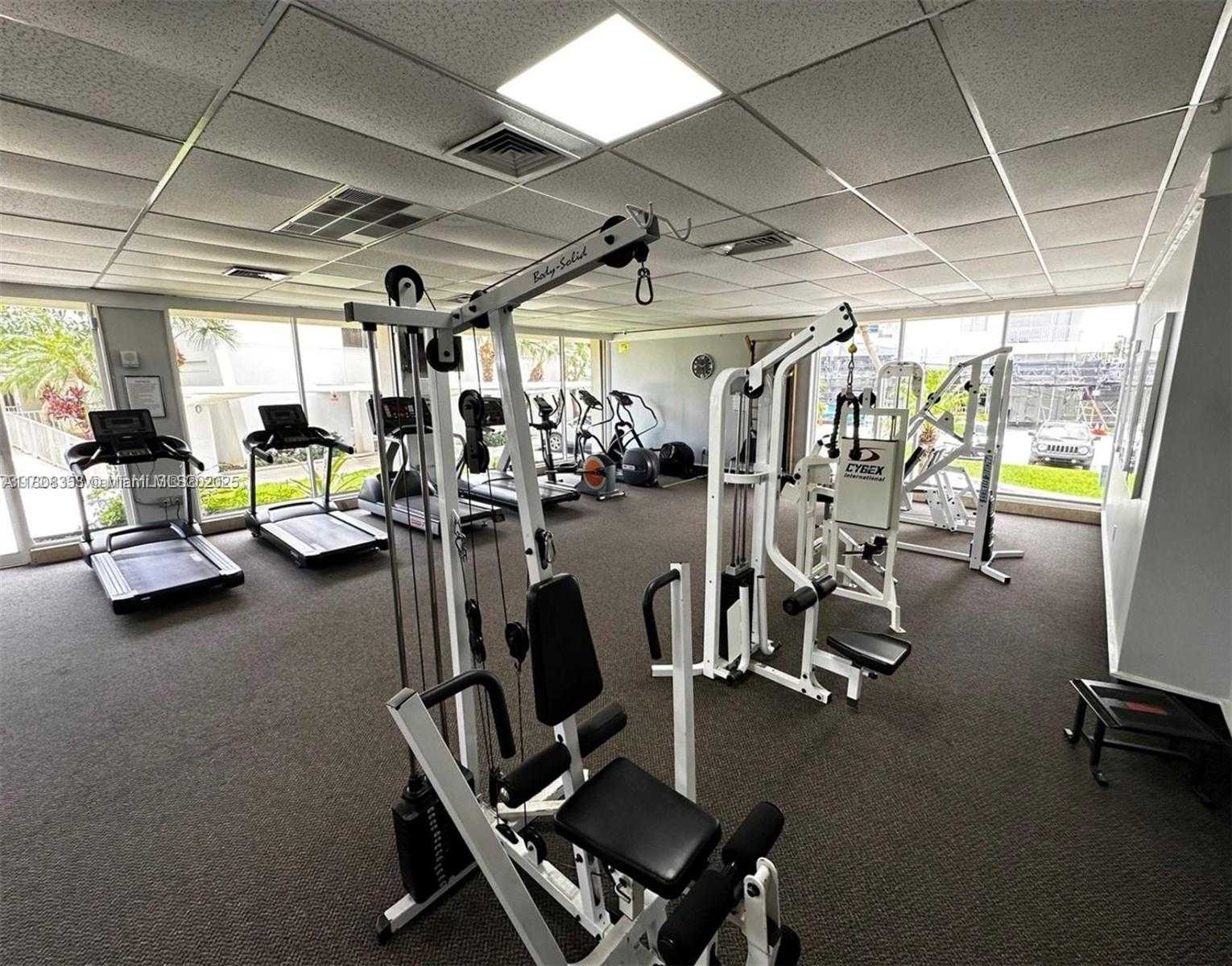 Small Image of 300 BAYVIEW DR #1801, Sunny Isles Beach Number 32
