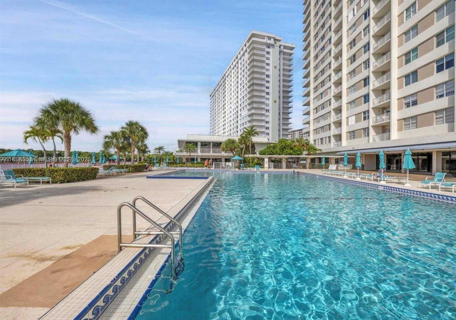 Small Image of 300 BAYVIEW DR #1801, Sunny Isles Beach Number 36